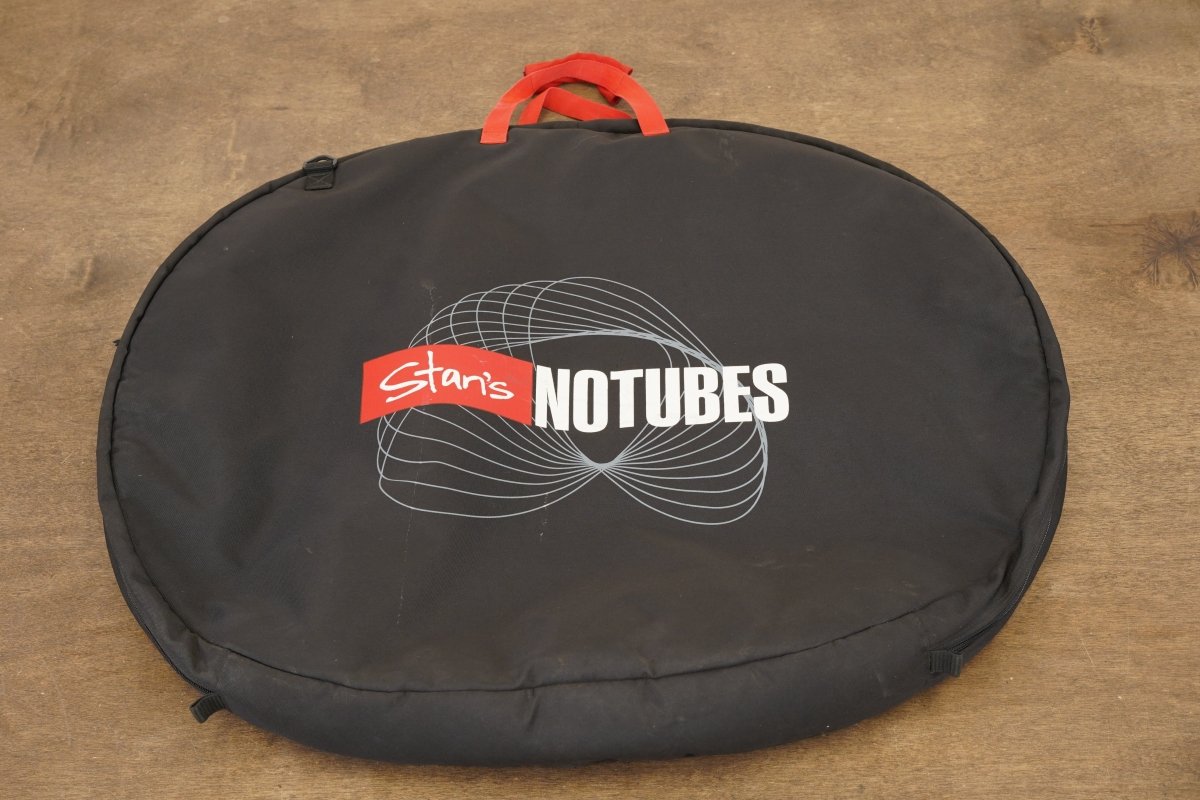 (1) Stan's No Tubes Wheel Bag Road Bike 700C