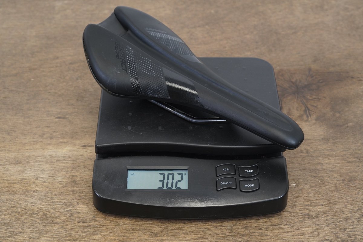 127mm Giant Contact Forward Alloy Rail Road Saddle 302g