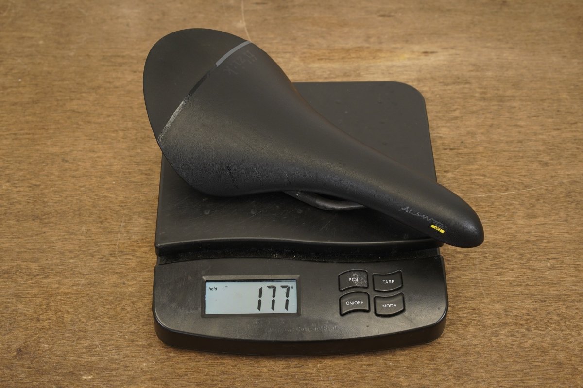 132mm Fizik Aliante 00 Carbon Road Saddle 177g
