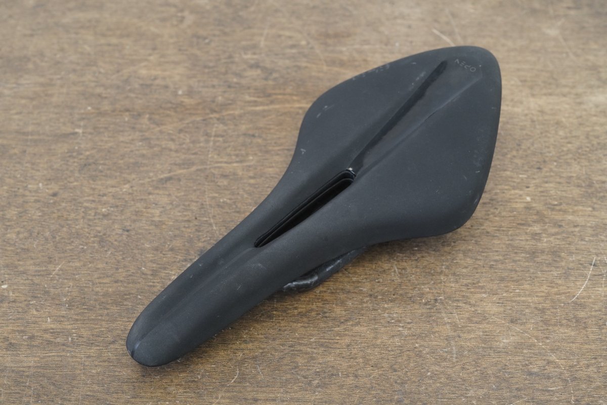 132mm (Regular) Fizik Arione R1 Open Carbon Rail Road Saddle 197g