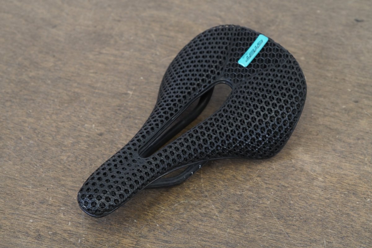 132mm RYET Ultimate 3D Honeycomb Carbon Rail Road Saddle 149g