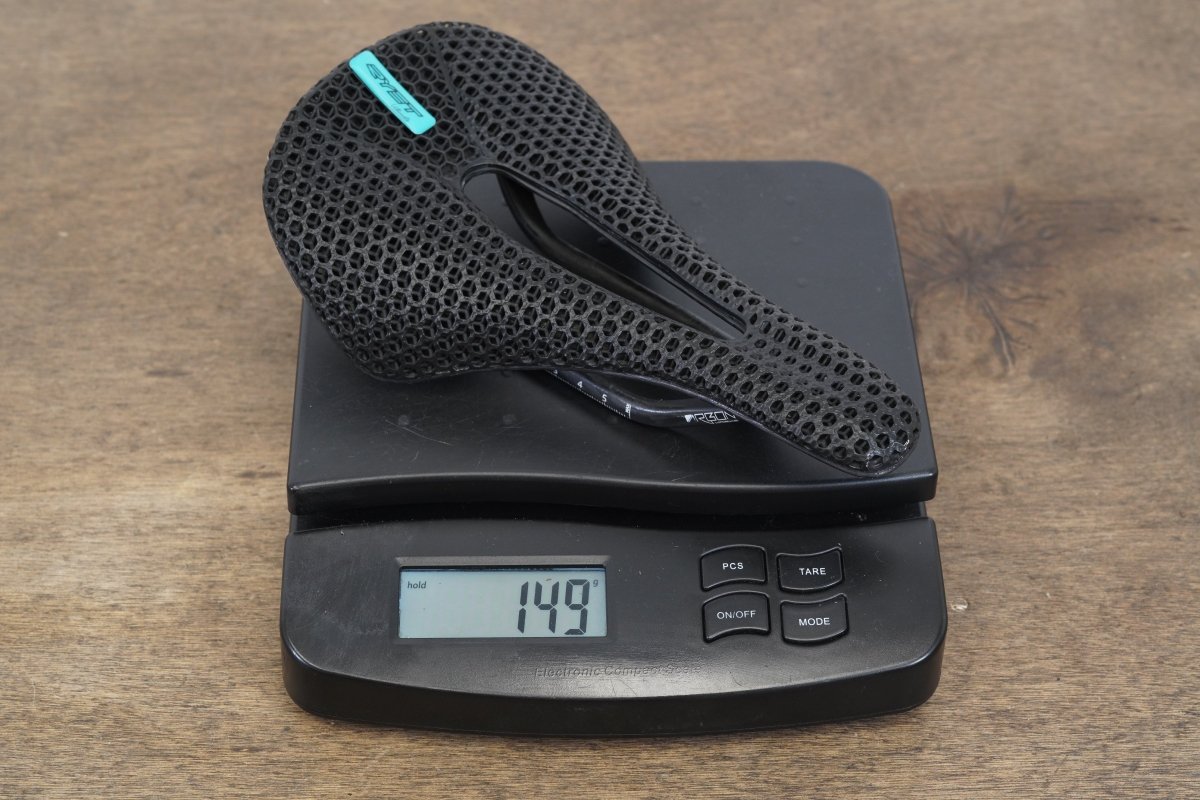 132mm RYET Ultimate 3D Honeycomb Carbon Rail Road Saddle 149g