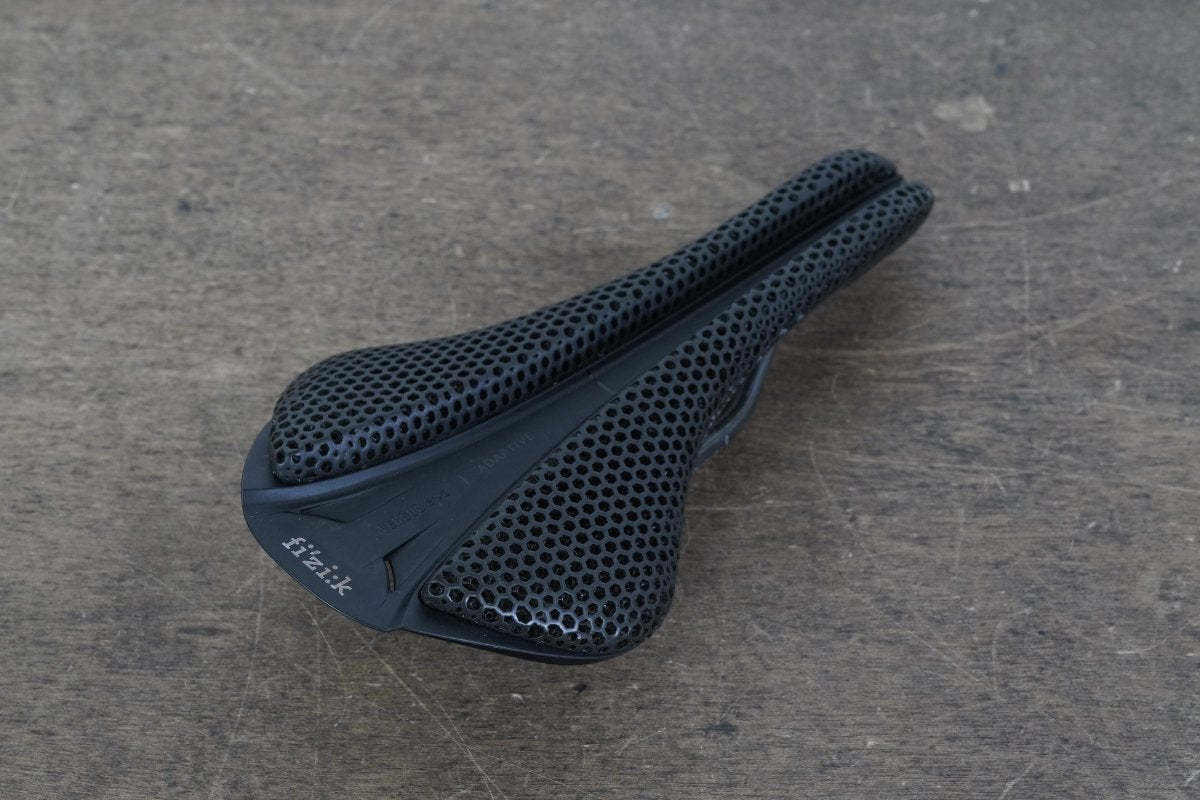138mm Fizik Antares R1 Versus Evo Adaptive Carbon Rail Road Saddle 177g