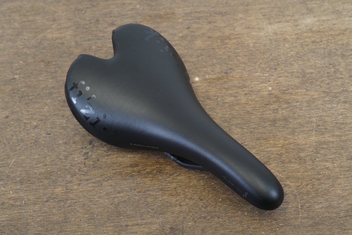 140mm Fizik Aliante Delta Manganese Rail Road Saddle 261g