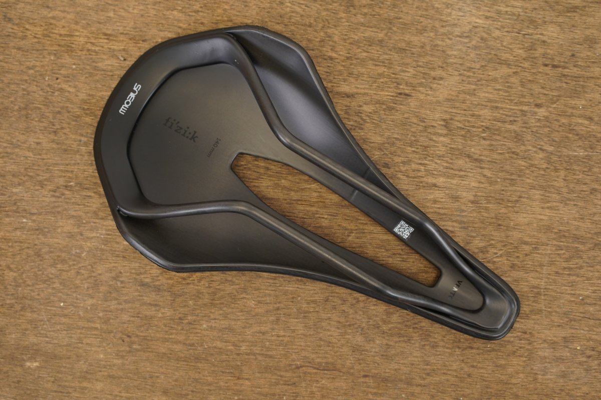 140mm Fizik Argo Vento 00 Carbon Rail Road Saddle 139g