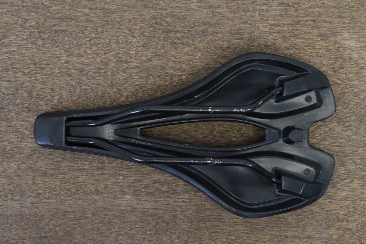145mm Giant Approach SST Rail Road Saddle 240g