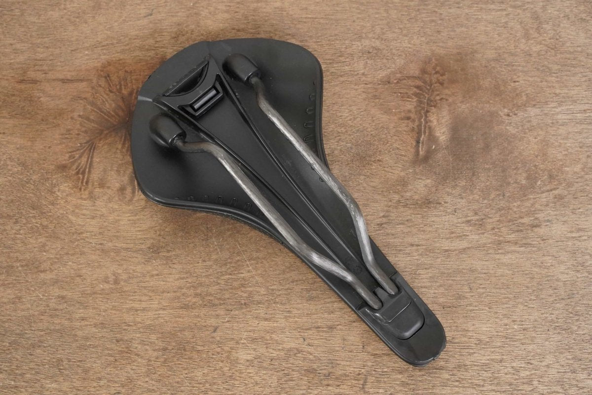 149mm Fizik Antares R1 Versus Evo Adaptive Carbon Road Saddle 183g