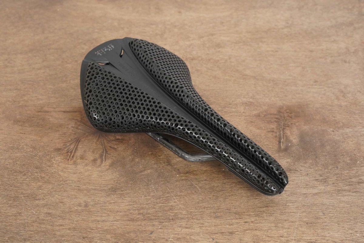 149mm Fizik Antares R1 Versus Evo Adaptive Carbon Road Saddle 183g