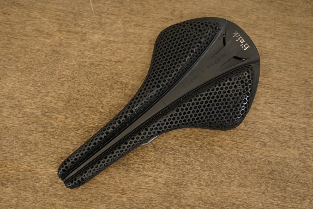 149mm Fizik Antares R3 Versus Evo Adaptive Kium Rail Road Saddle 223g