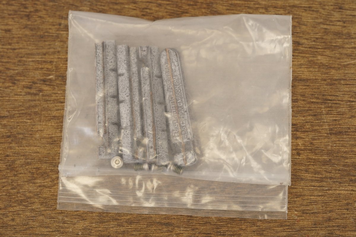 (2 pairs) NEW Shimano R55C Carbon Brake Pads Dura-Ace Ultegra 105 Road Bike