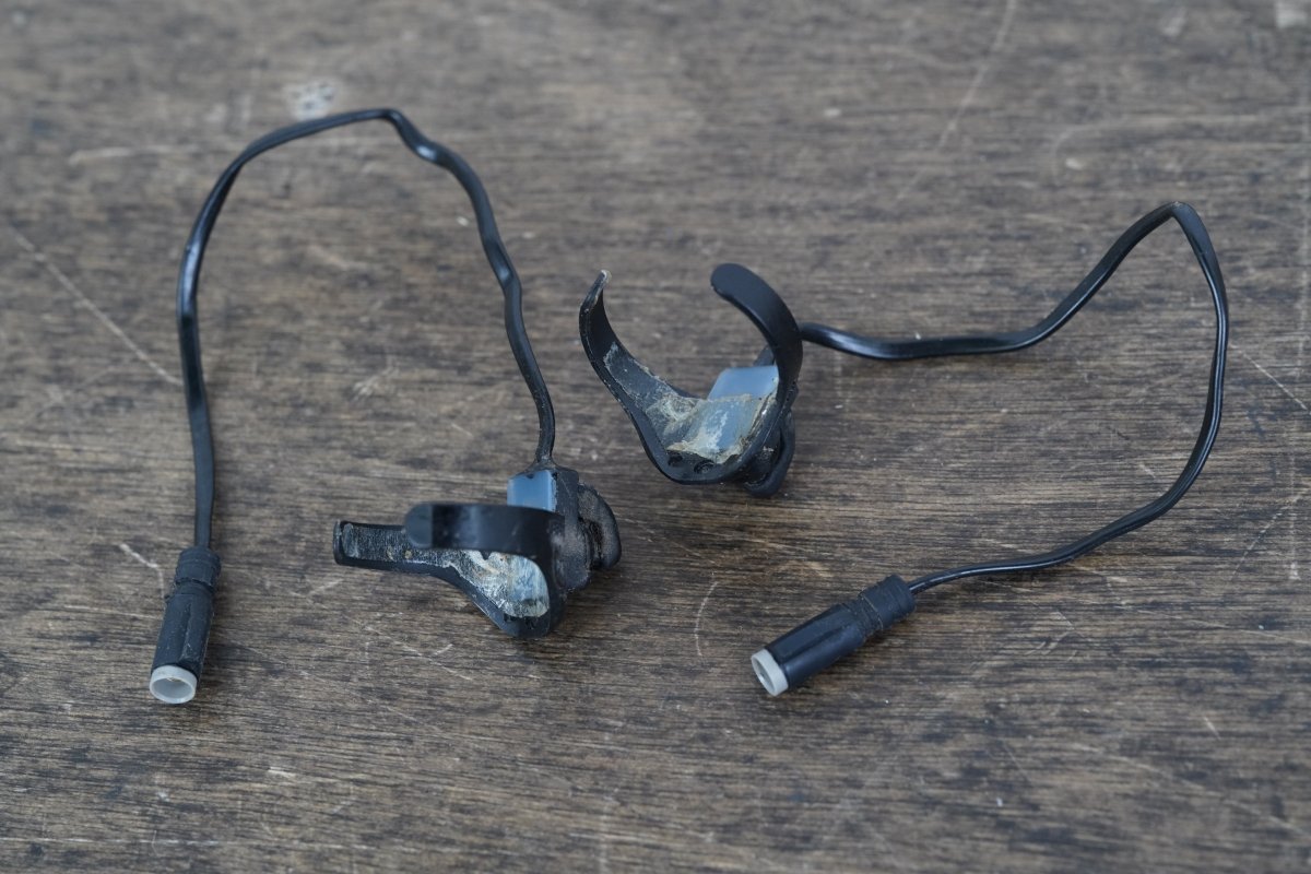 (2) Shimano SW-R610 Di2 Sprint Shifters