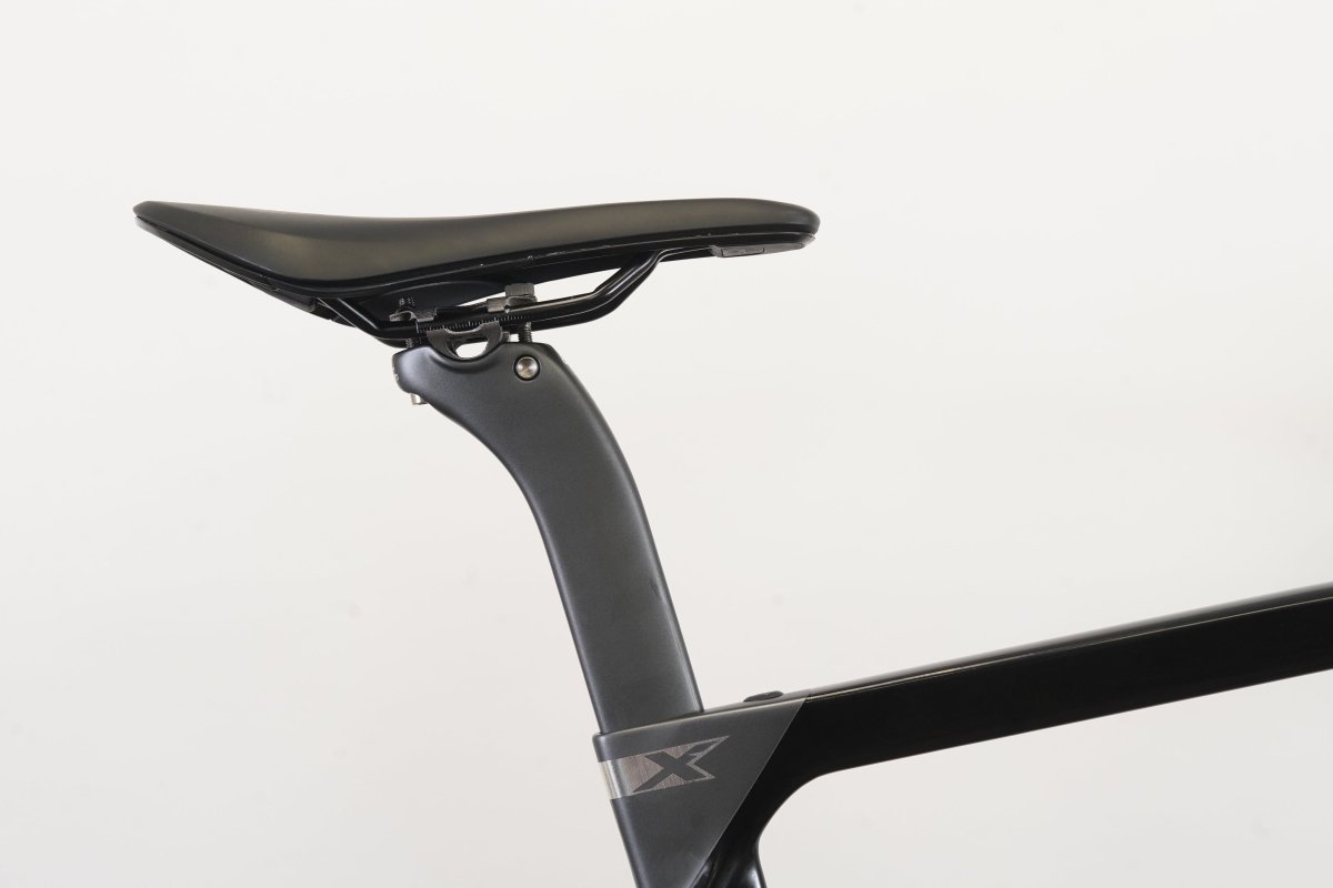 2024 59.5cm Pinarello Dogma X SRAM Red AXS ENVE 5.6 Carbon Disc Road Bike