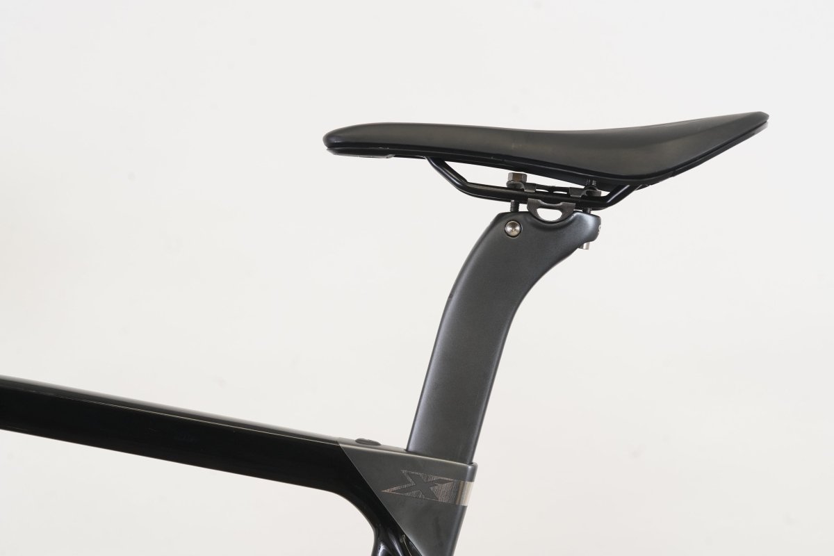 2024 59.5cm Pinarello Dogma X SRAM Red AXS ENVE 5.6 Carbon Disc Road Bike