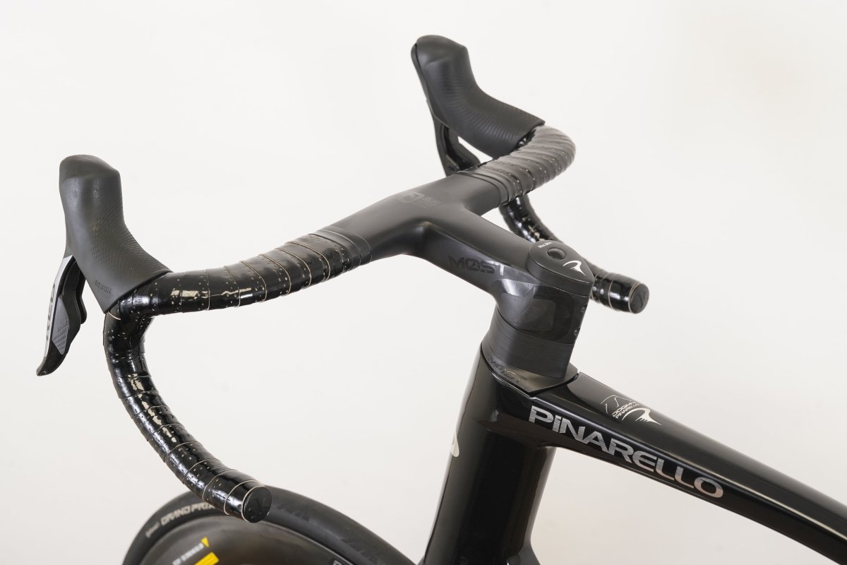2024 59.5cm Pinarello Dogma X SRAM Red AXS ENVE 5.6 Carbon Disc Road Bike