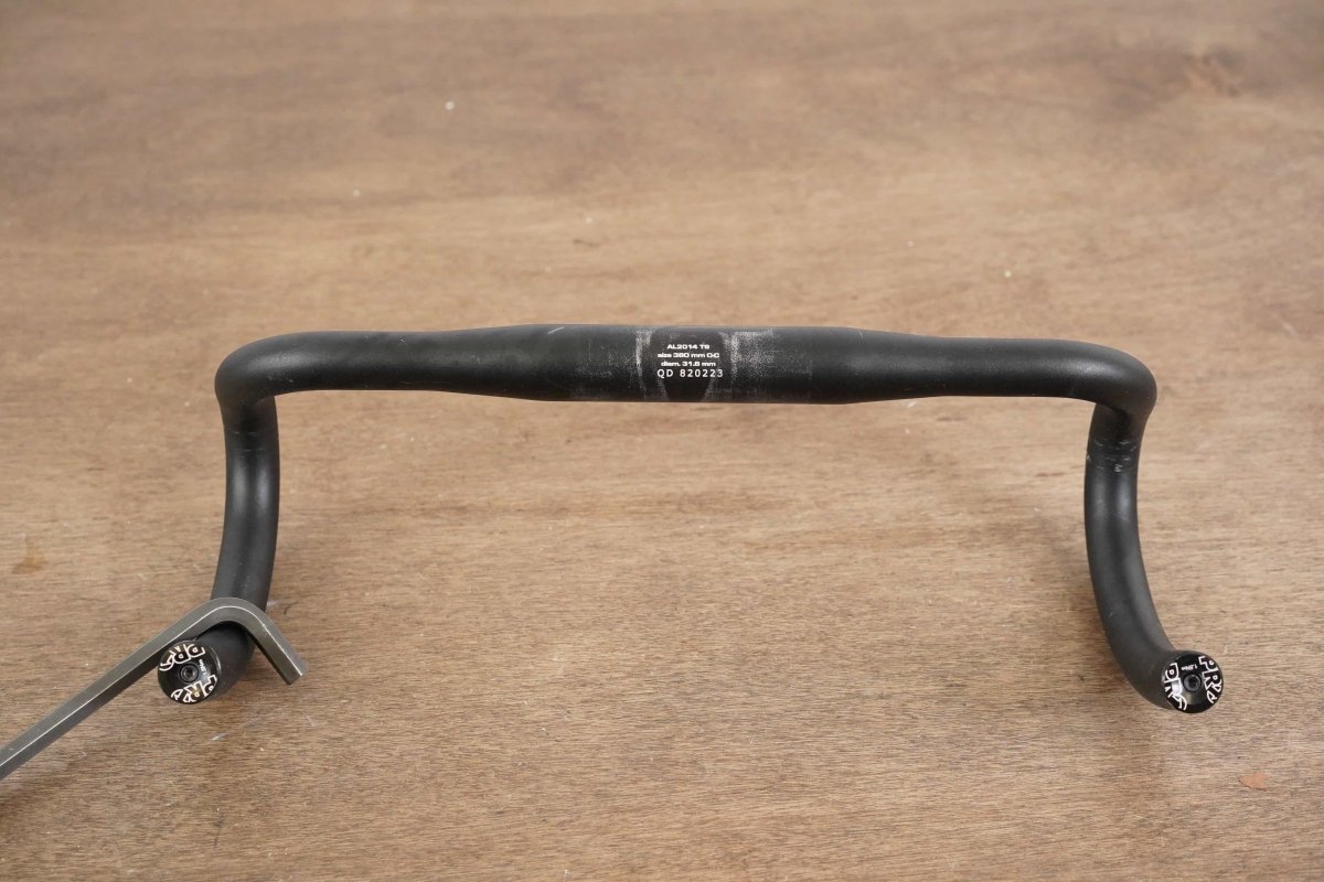 38cm PRO PLT Alloy Compact Road Handlebar 31.8mm + PRO Bar End Caps