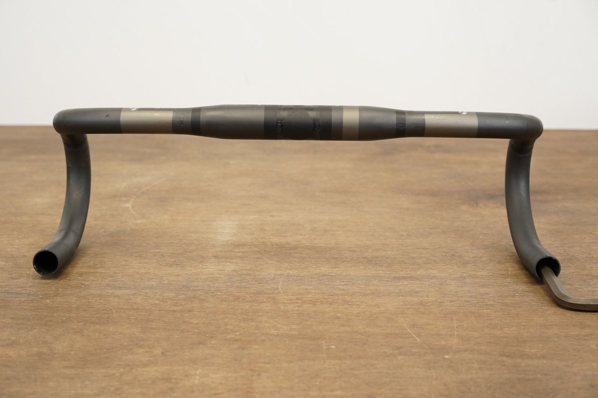 44cm Bontrager XXX VR-C OCLV Carbon Compact Road Handlebar 31.8mm