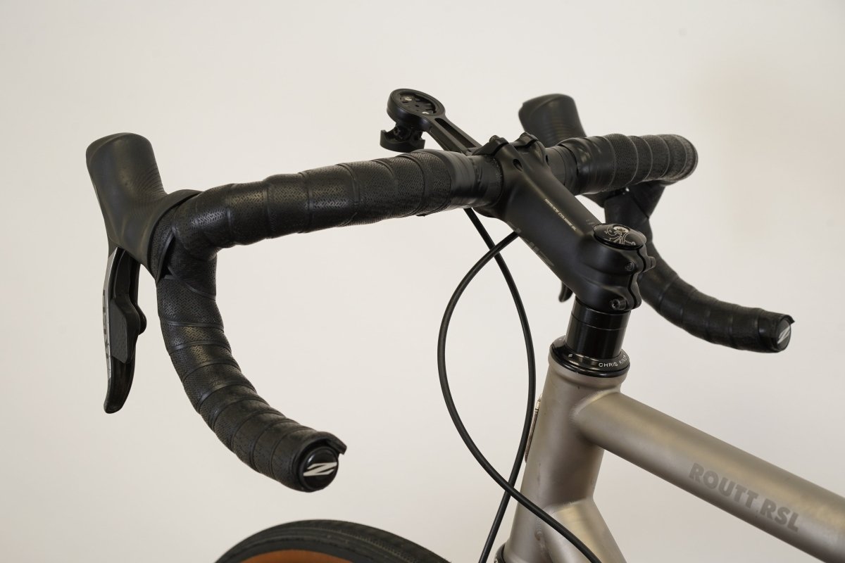 56cm Moots Vamoots RSL SRAM Red AXS HRD ENVE G23 Titanium Disc Road Bike