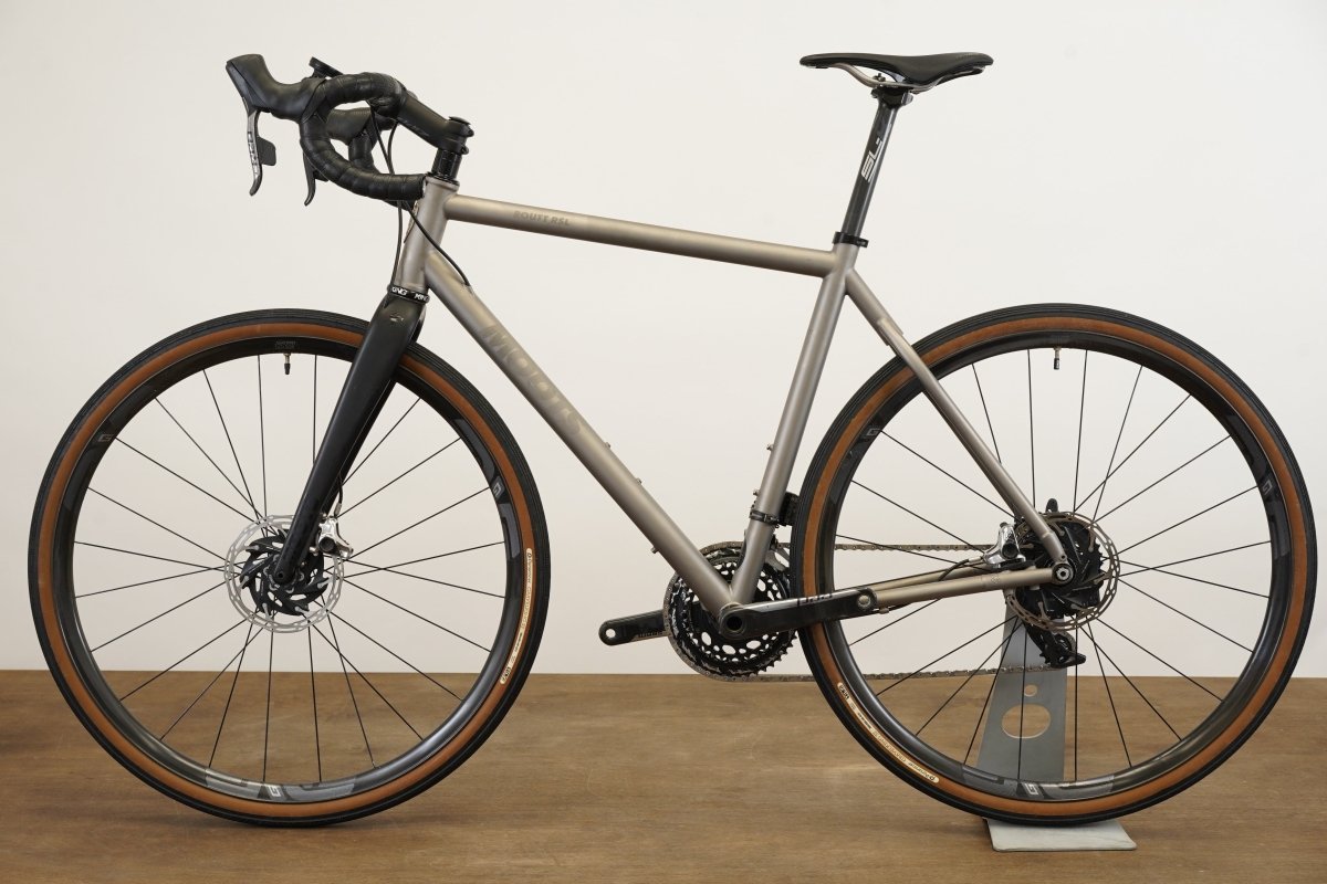 56cm Moots Vamoots RSL SRAM Red AXS HRD ENVE G23 Titanium Disc Road Bike