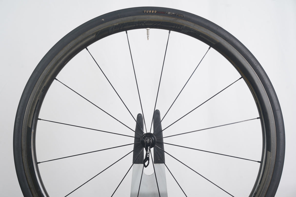 Roval CLX 32 Carbon Tubeless Clincher Rim Brake Wheelset Shimano/SRAM 11 Speed