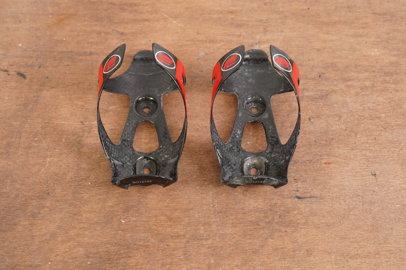 (2) Future Carbon Water Bottle Cages 51g