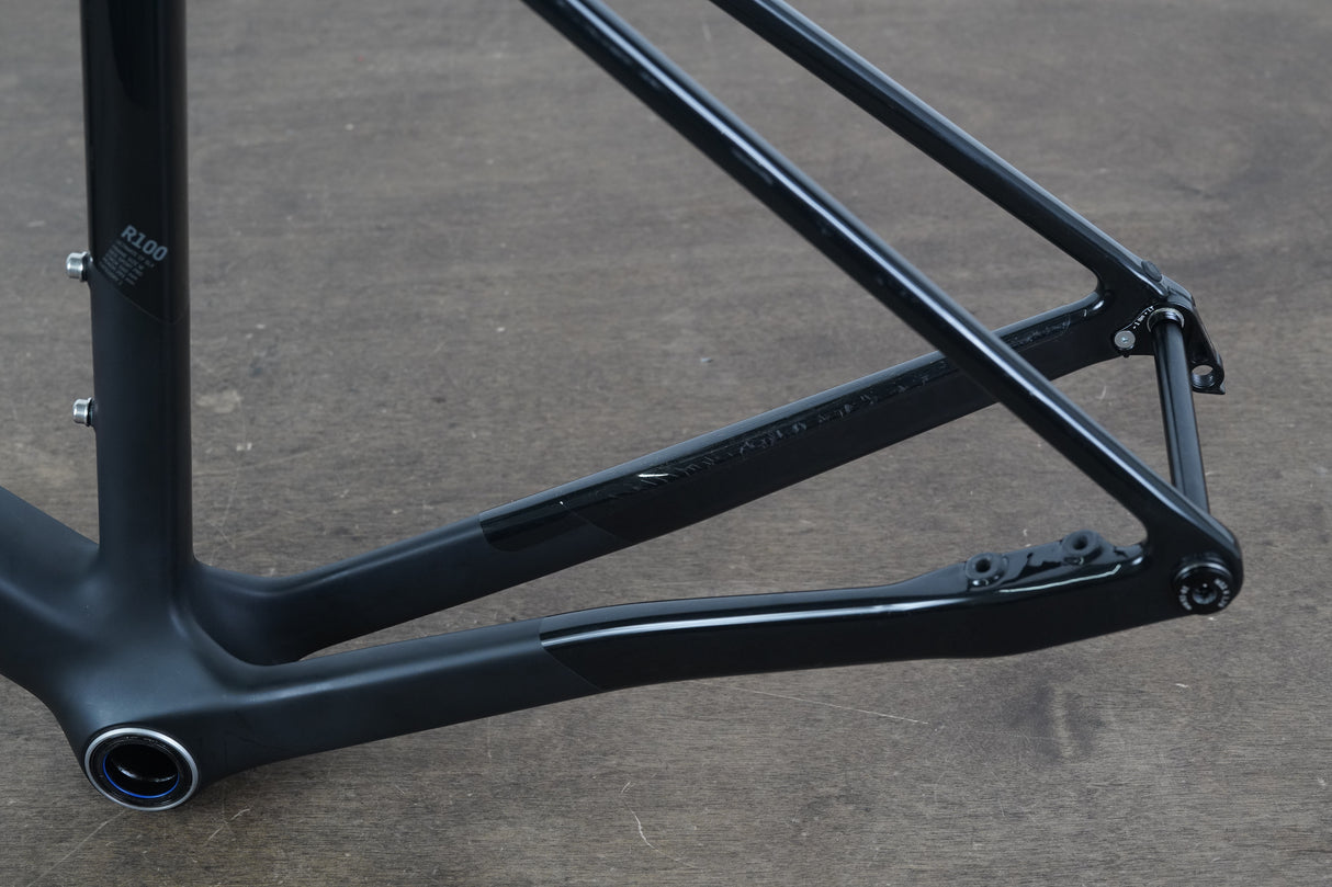 2023 M (Medium) Canyon Ultimate CF SLX Carbon Disc Road Frameset *Needs Service*