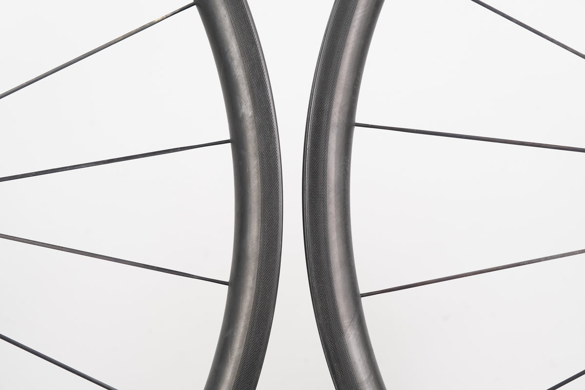ENVE SES 2.2 Gen 2 Carbon Tubeless Rim Brake Wheelset Campagnolo 11 Speed