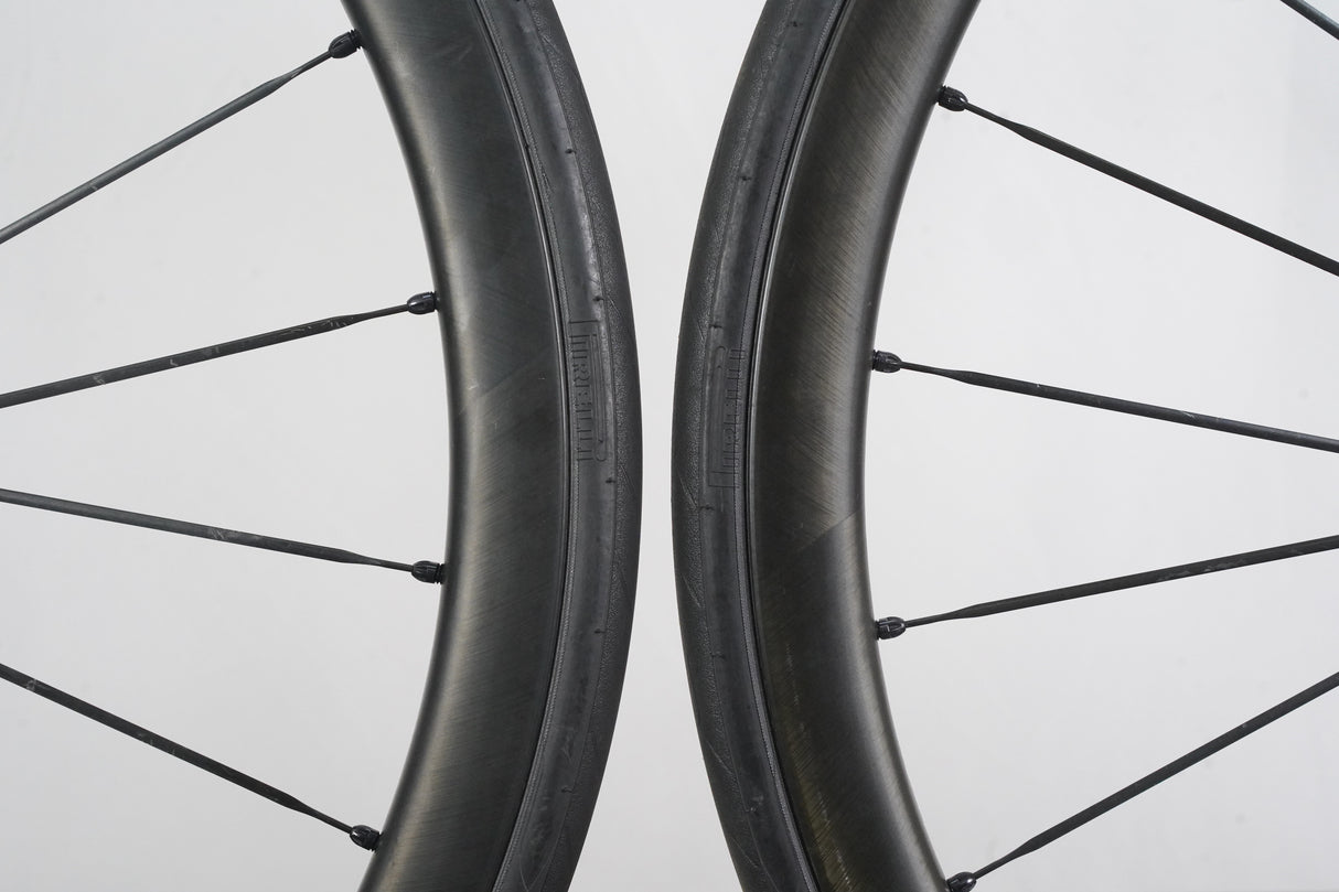 Mavic Cosmic SLR 32 Carbon Tubeless Clincher Disc Brake Wheelset 11 Speed