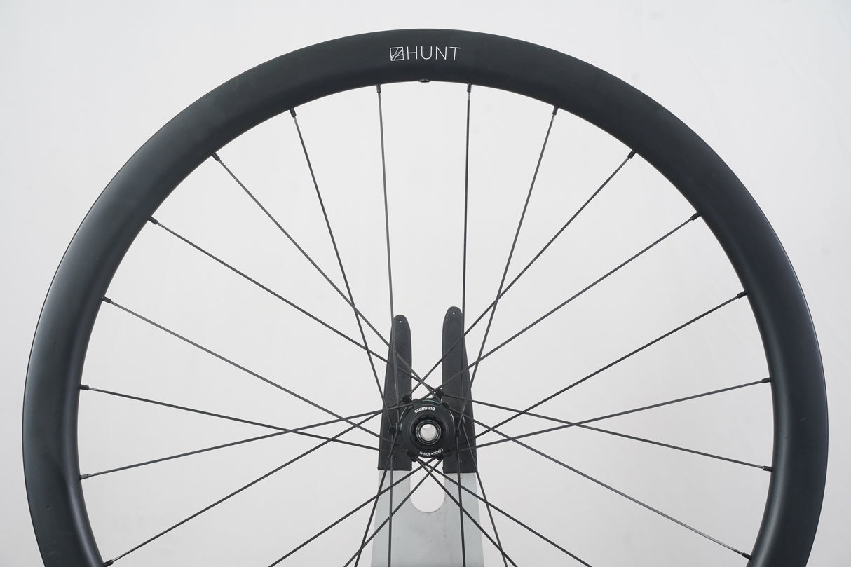Hunt 30 Carbon Tubeless Disc Brake Wheelset Shimano/SRAM 11 Speed