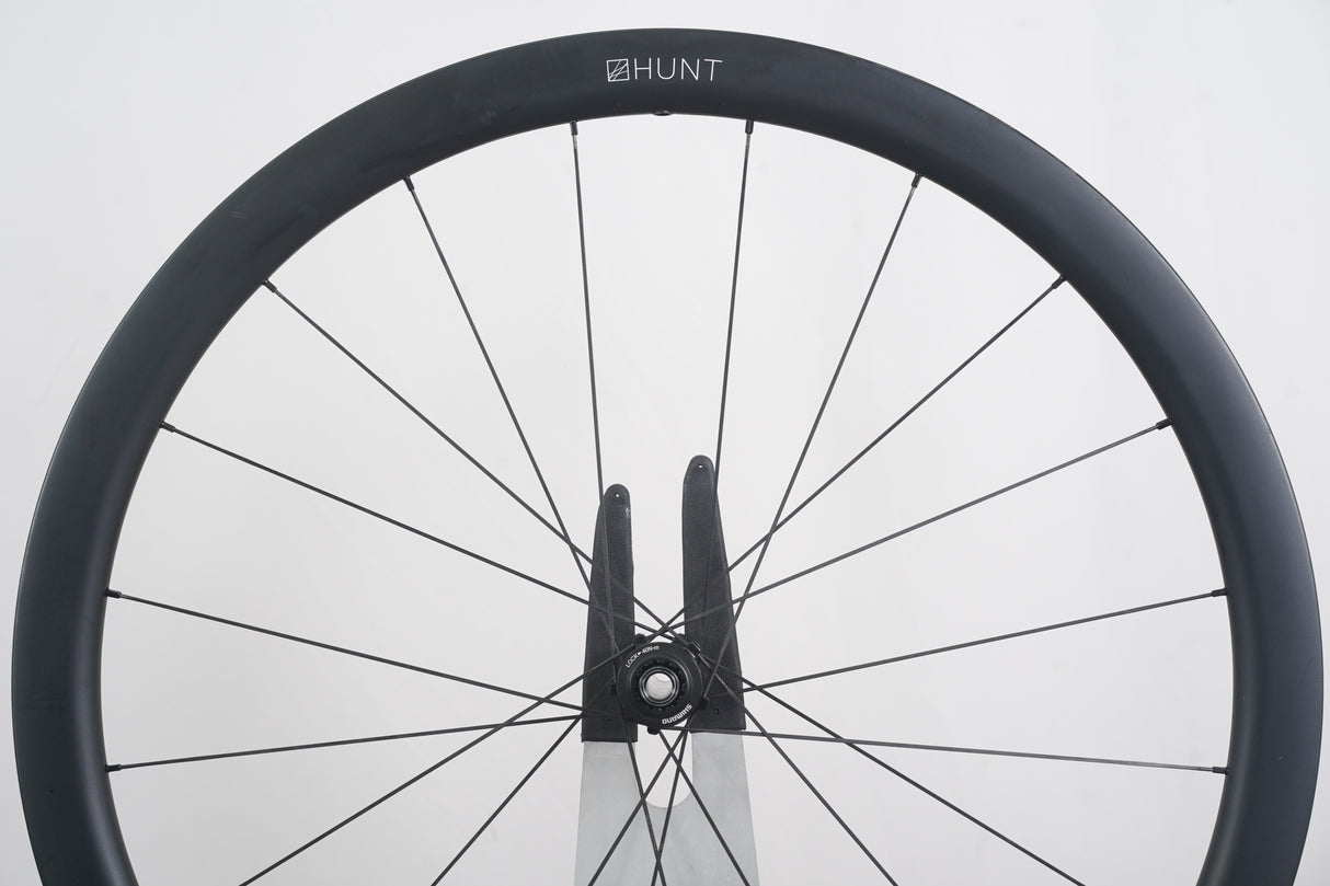 Hunt 30 Carbon Tubeless Disc Brake Wheelset Shimano/SRAM 11 Speed