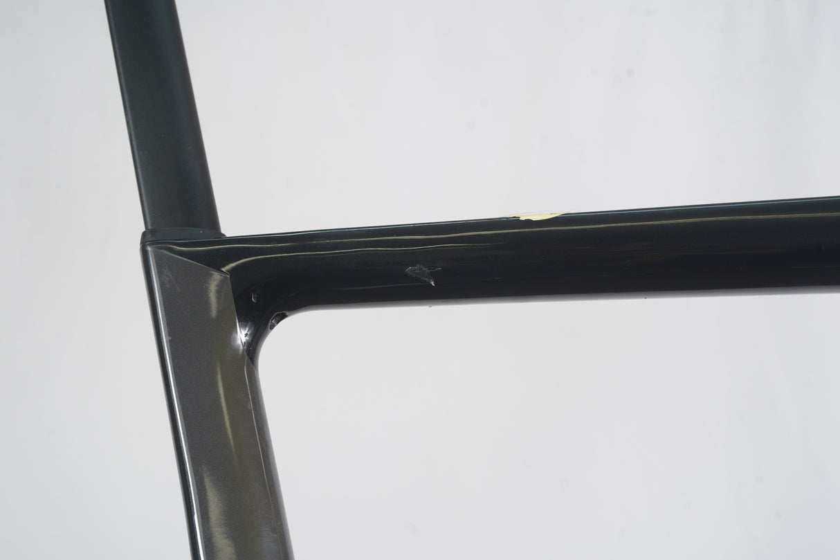 2022 56cm Cannondale SuperSix EVO 105 11 Speed Disc Brake Carbon Road Bike