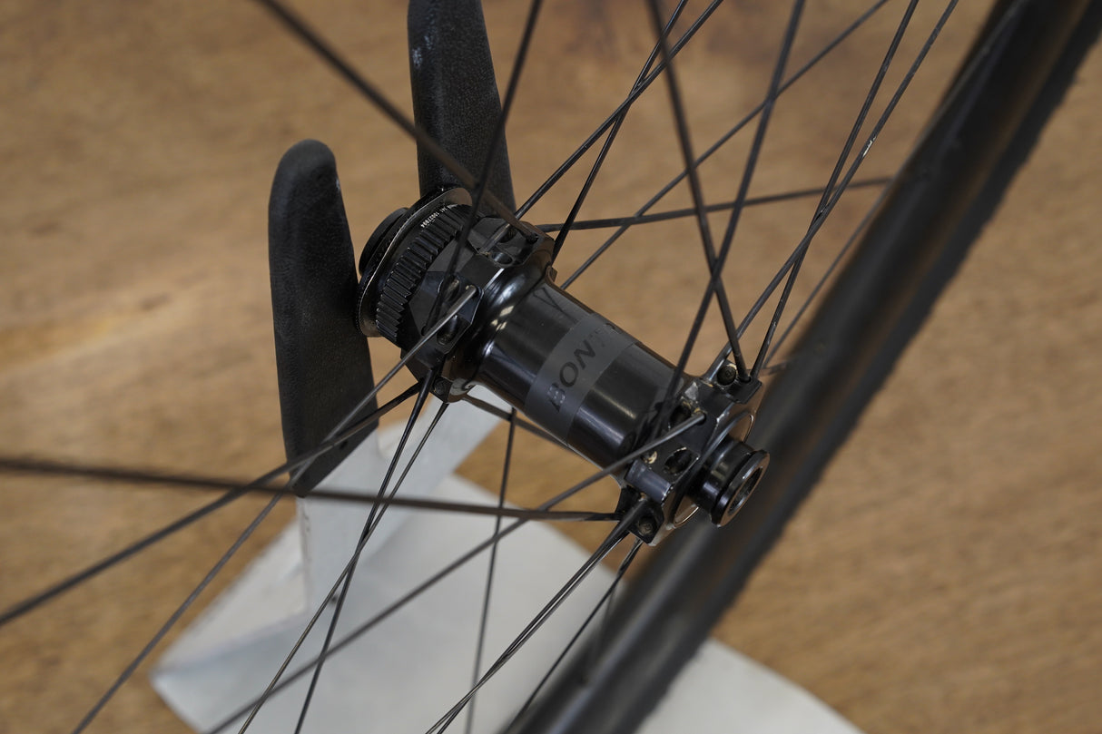 Bontrager Aeolus Pro 37 Carbon Tubeless Disc Brake Wheelset Shimano/SRAM 11 Speed