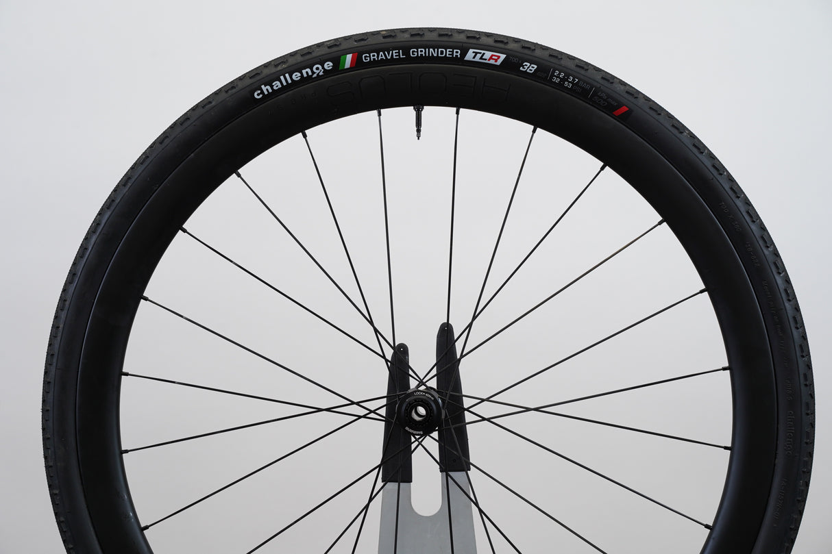 Bontrager Aeolus Pro 37 Carbon Tubeless Disc Brake Wheelset Shimano/SRAM 11 Speed