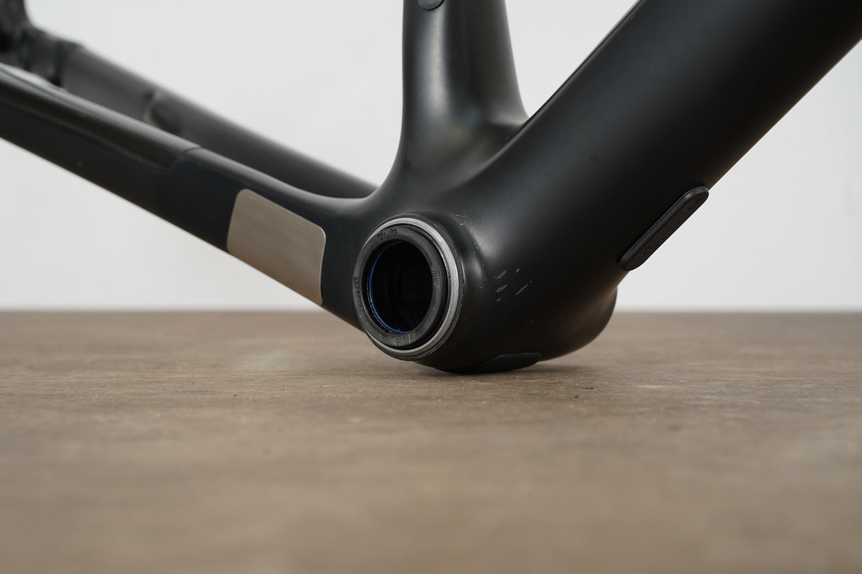 L (Large) Canyon Ultimate CF SLX Carbon Disc Brake Road Frameset