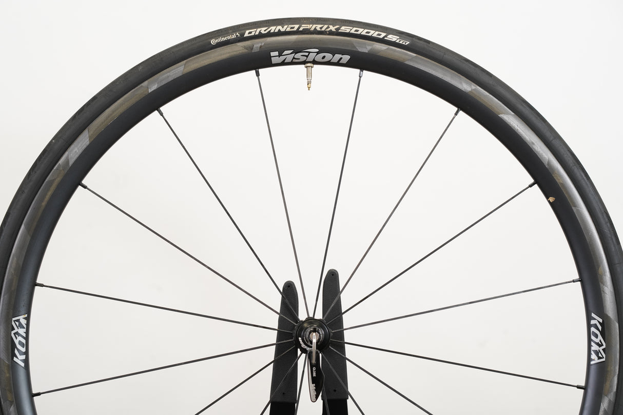 Vision KOM Carbon Tubeless Clincher Rim Brake Wheelset Shimano/SRAM 11 Speed