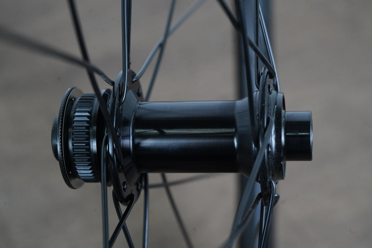 Bontrager Paradigm Comp 23 Alloy Tubeless Clincher Disc Wheelset Shimano 11 Speed