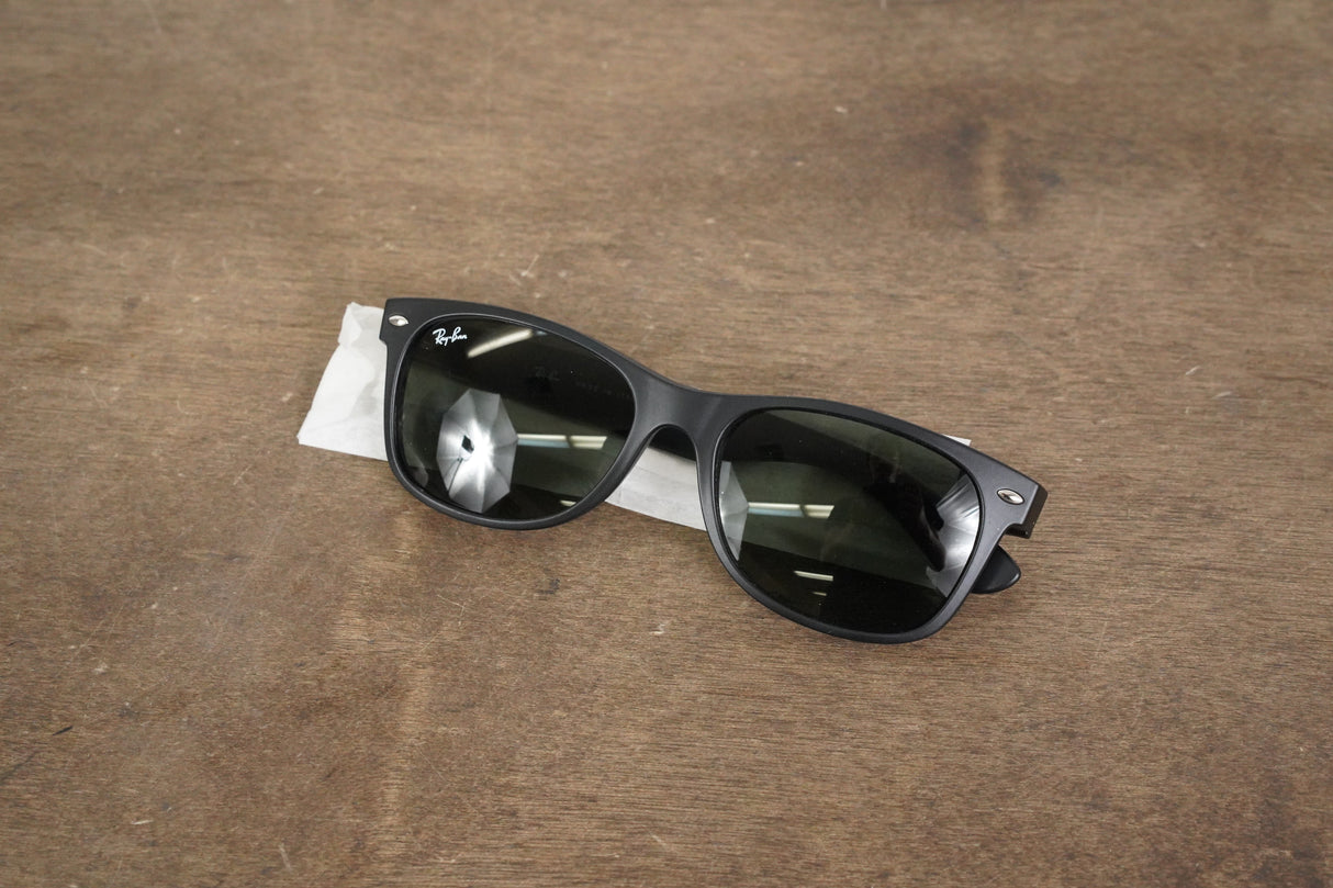 NEW Ray-Ban Wayfarer Classic Sunglasses