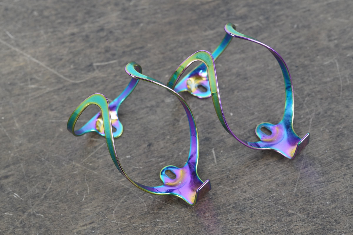 (2) MVTEK Sentinel Oil Slick Aluminum Water Bottle Cages 46g