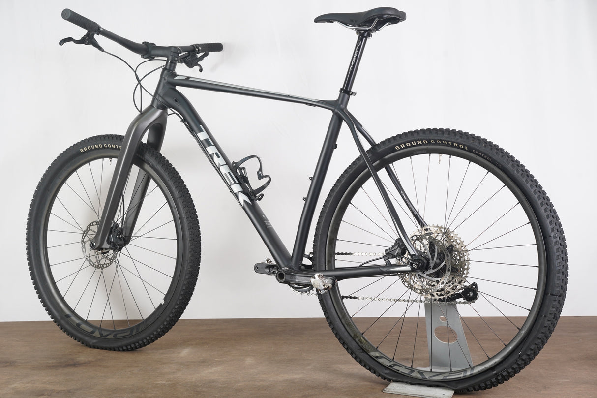 2017 XL 29" Trek Superfly Roval Carbon Deore Alloy Rigid MTB XC Bike