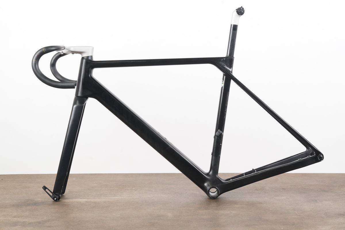 2024 M (Medium) Canyon Ultimate CF SLX Carbon Disc Road Frameset + Cockpit