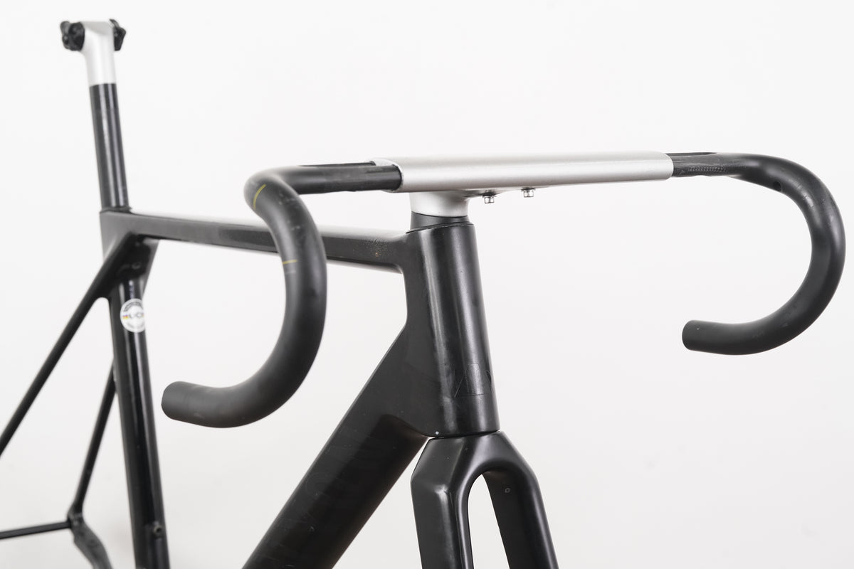 2024 M (Medium) Canyon Ultimate CF SLX Carbon Disc Road Frameset + Cockpit