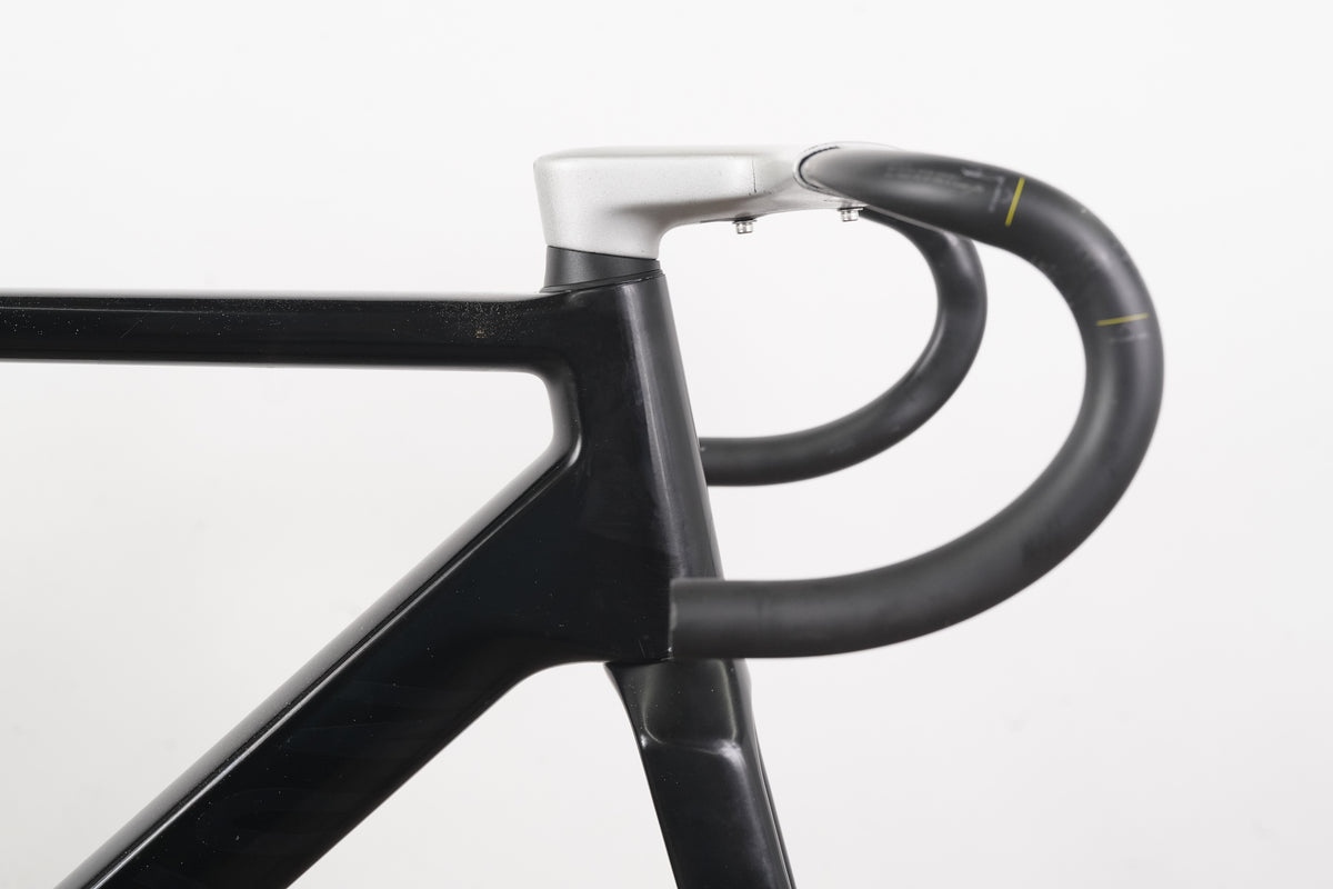 2024 M (Medium) Canyon Ultimate CF SLX Carbon Disc Road Frameset + Cockpit