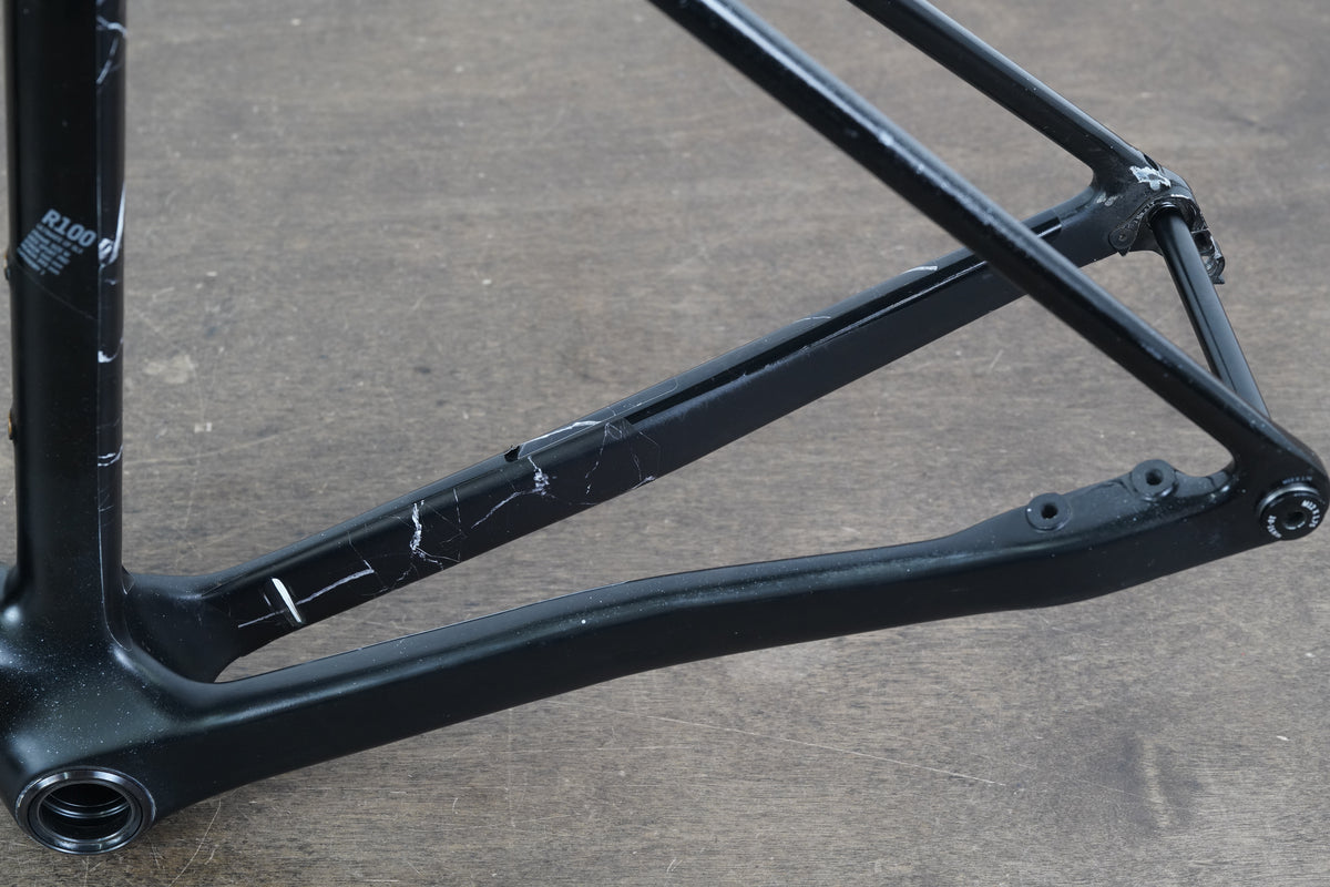 2024 M (Medium) Canyon Ultimate CF SLX Carbon Disc Road Frameset + Cockpit