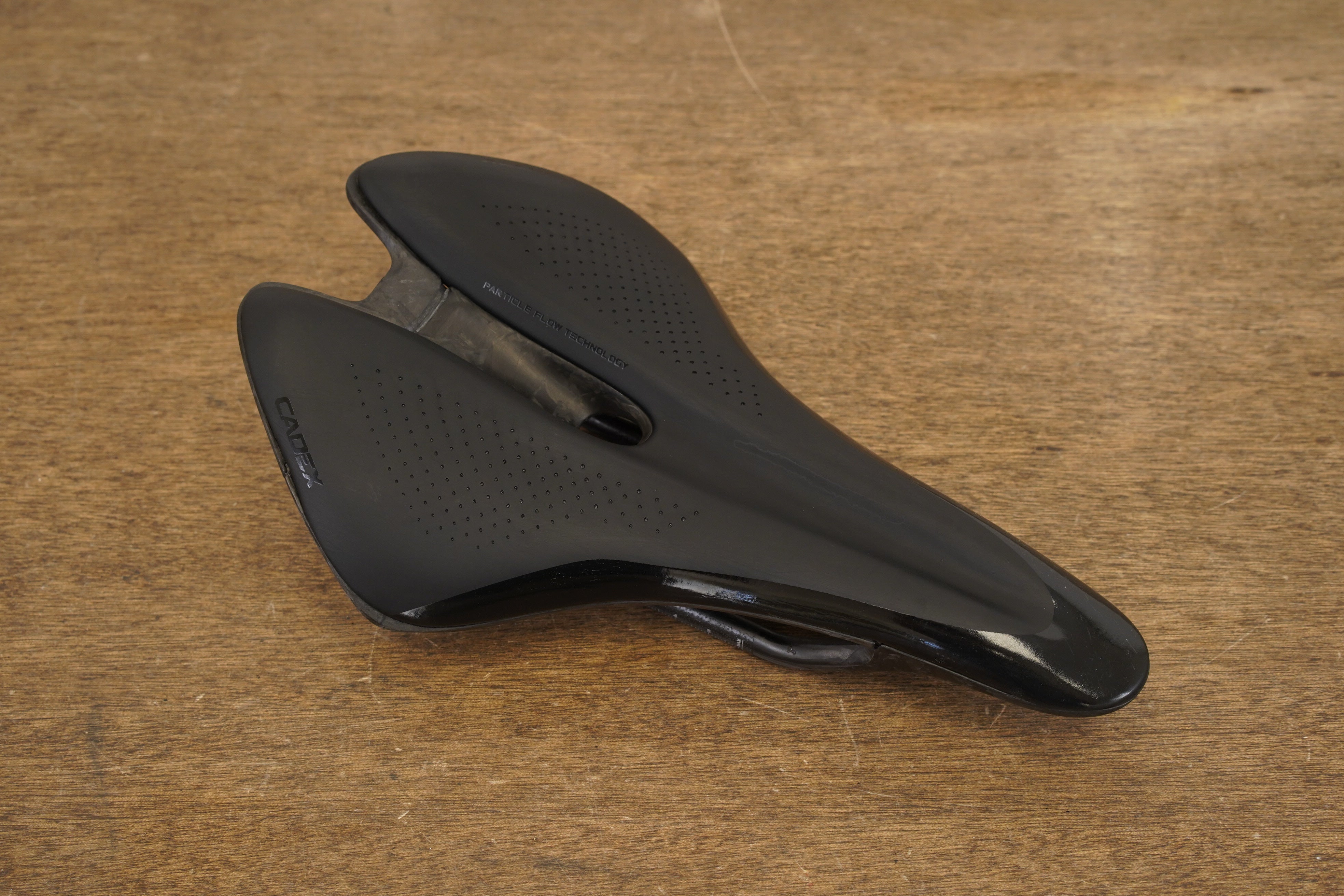 150mm Cadex Boost Carbon Rail Road Saddle 142g – Elevate Cycling