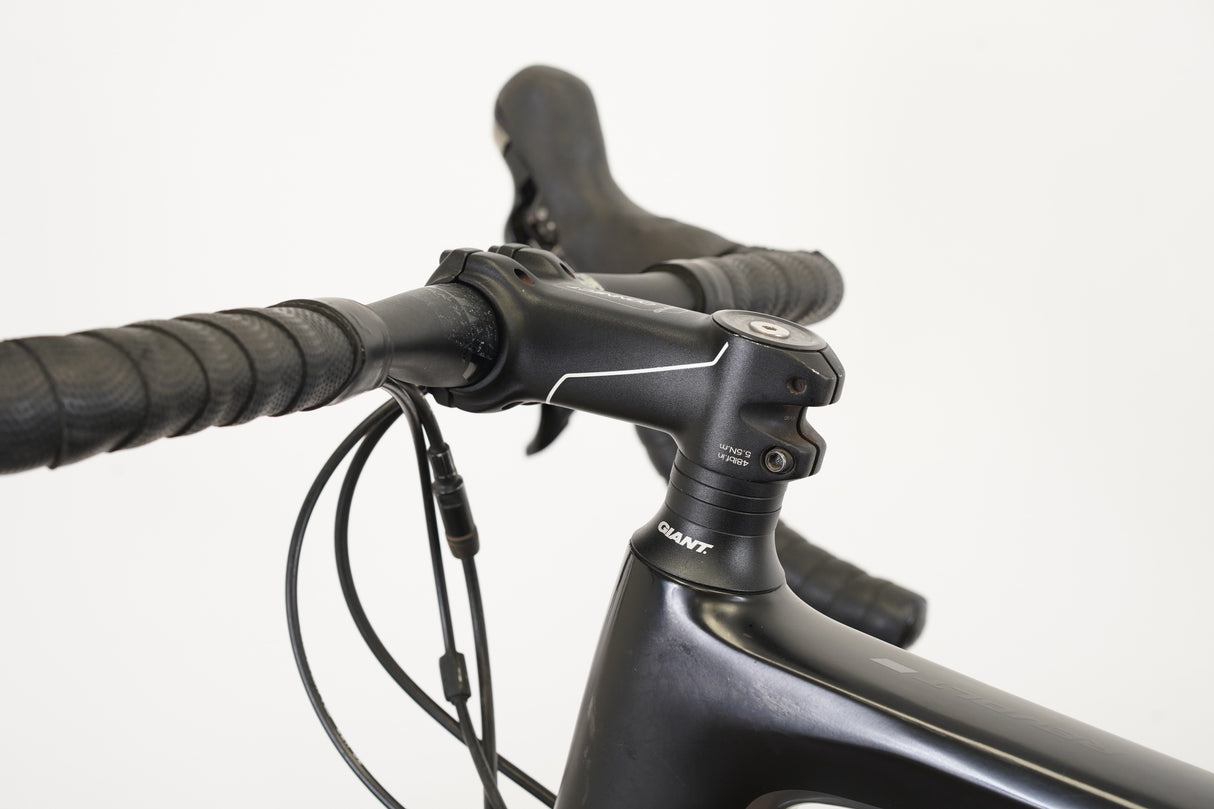 2019 M/L Giant Revolt Ultegra R8000 Carbon All-Road Gravel Hydraulic Disc Bike