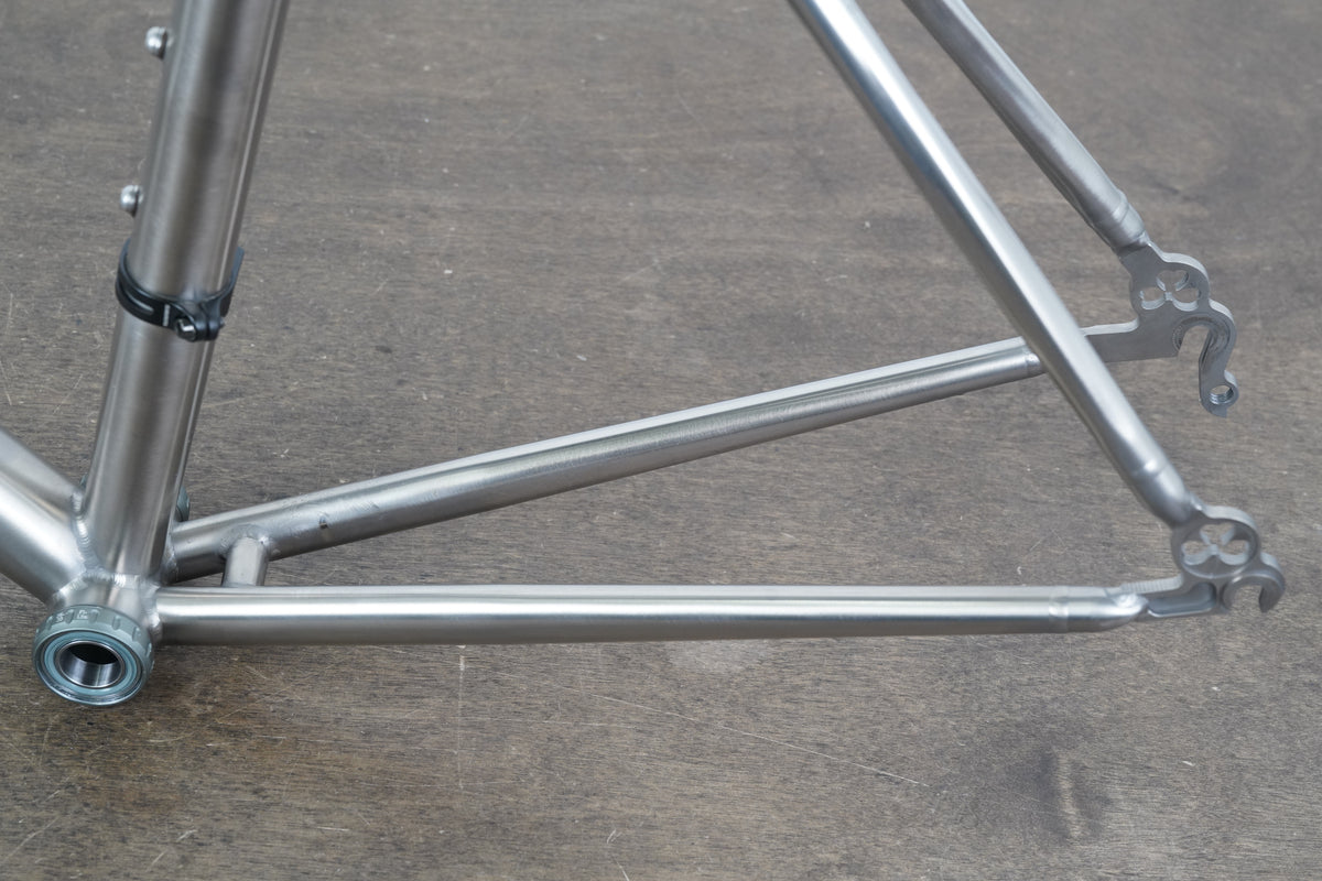 M (Medium) Lynskey Signature Classic Wireless Titanium Rim Brake Road Frameset