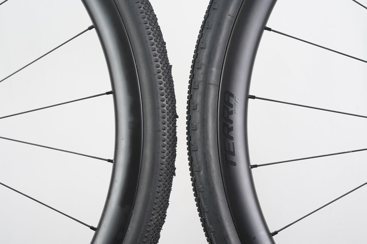 Roval Terra C DT Swiss 370 Carbon Tubeless Clincher Disc Brake Wheelset 11 Speed