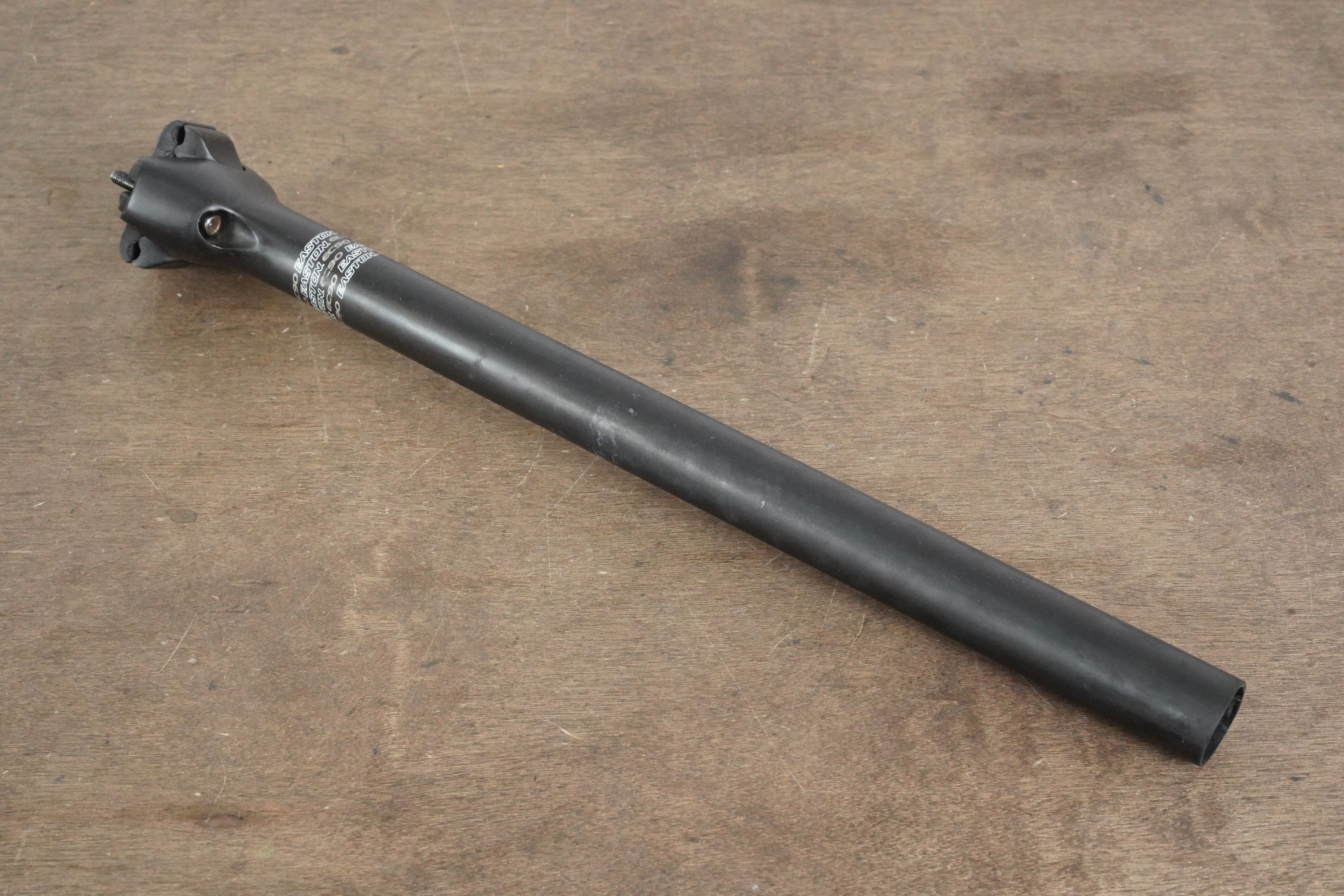 thumbnail image 2 of Easton EC90 UD Carbon Seatpost – 30.9mm X 350mm, 20mm Setback, Black 2 of 6