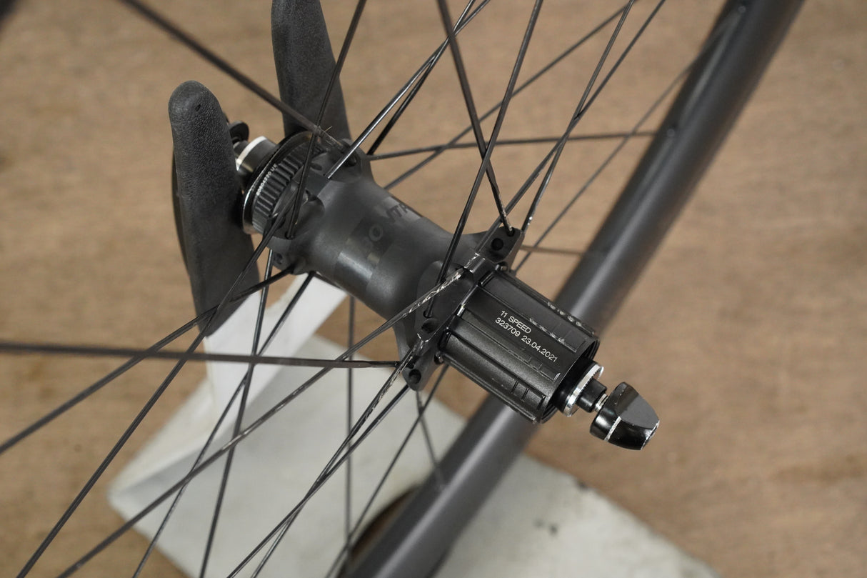 REAR Bontrager Aeolus Pro 5 Carbon Tubeless Clincher Disc Brake Wheel 11 Speed