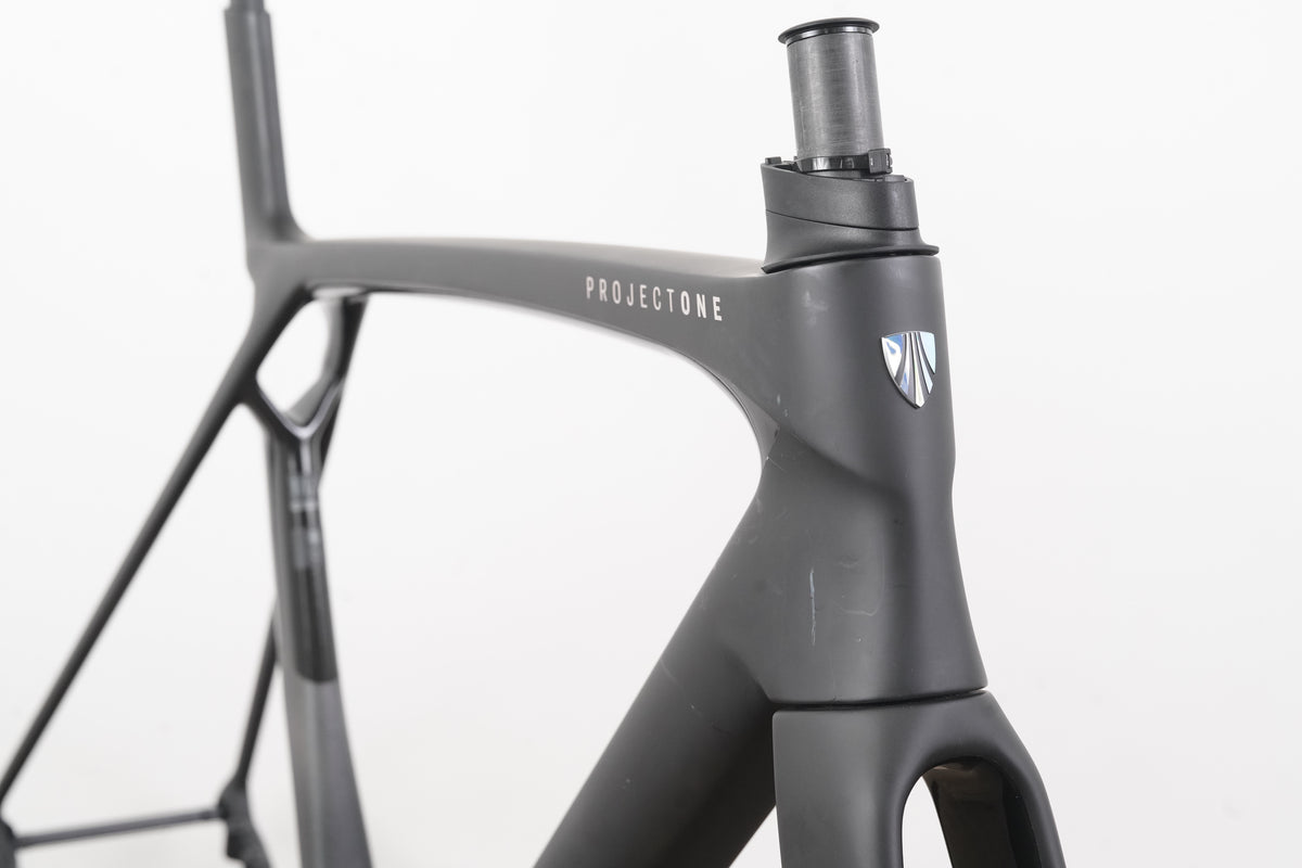 NEW TAKE-OFF M/L Trek Madone SLR Gen 8 Project One Carbon Aero Disc Frameset