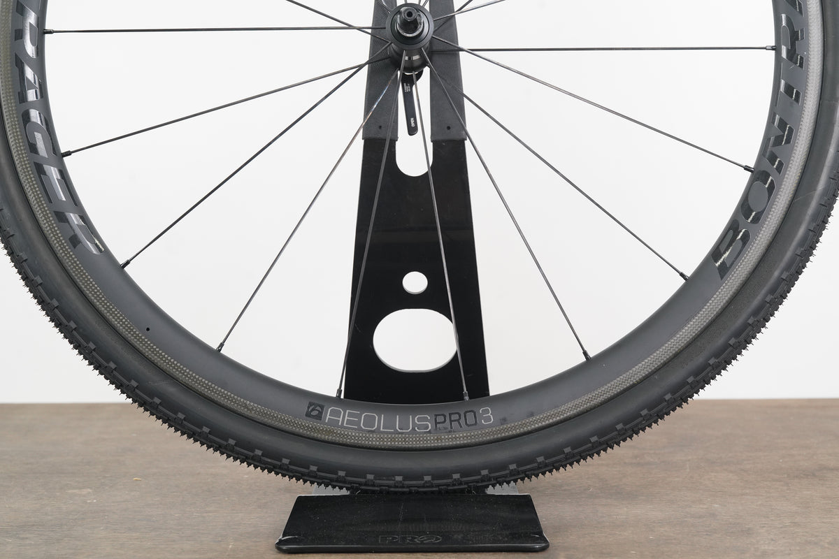 Bontrager Aeolus Pro 3 TLR Carbon Tubeless Clincher Rim Brake Wheelset 11 Speed